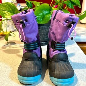 Leader sz 11 -Zip Side, Fleece Lined Boot waterproof w/Velcro Strap for snug fit